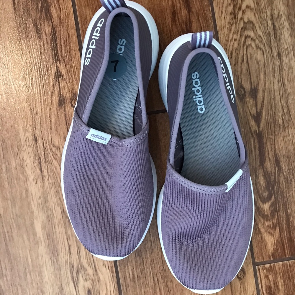 Adidas walking shoe NEVER WORN. Size 7